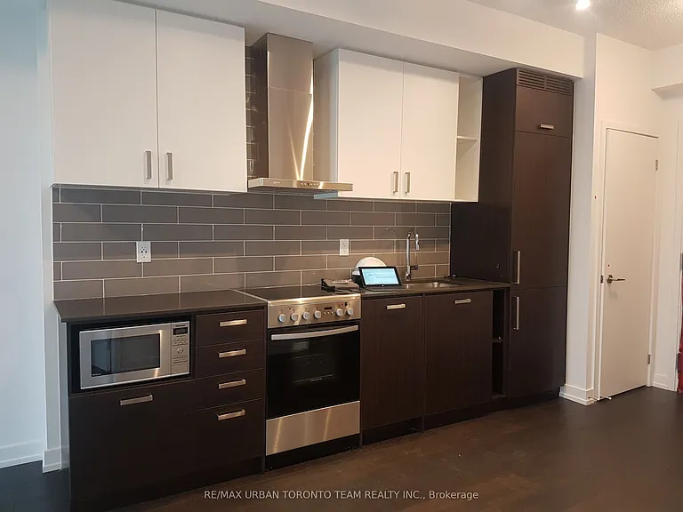 125 Redpath Ave #906 — Photo 5