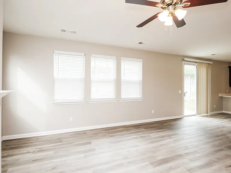 315 Yellow Iris Rd — Photo 8