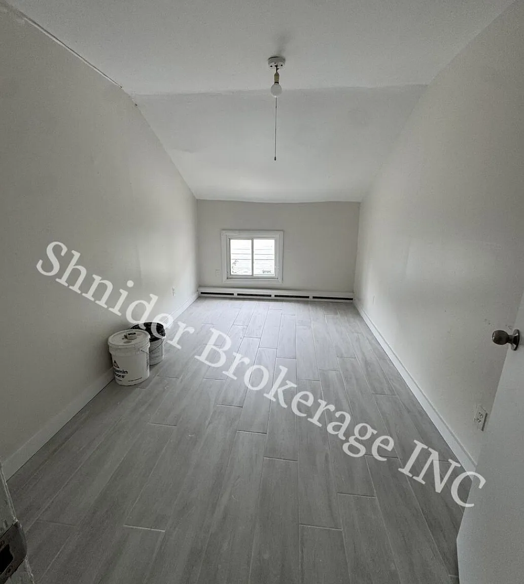 4 bed, 1200 sqft, $2,799 — Photo 1