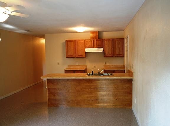 4th image of 1005 N F St