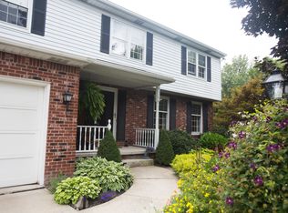 8329 W Point Dr, East Amherst, NY 14051