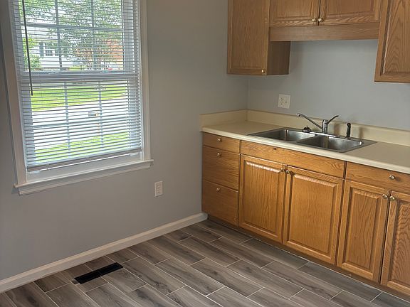 3rd image of 720 Pyrtle Dr #&-722