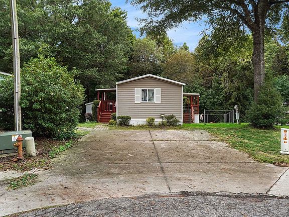 2nd image of 7504 Aubrey Ln.
