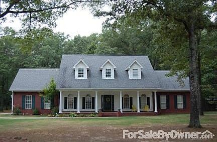 House front
						:
						The house has beautiful landscaping, a large front porch with canned lighting.