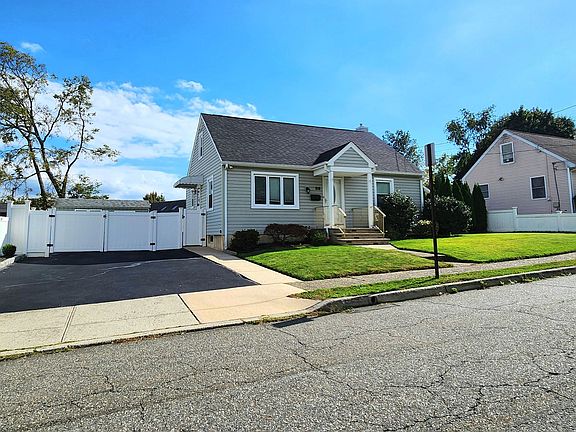 Large 6 Car Driveway