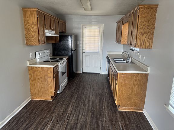 3rd image of 1435 Arapaho Trl