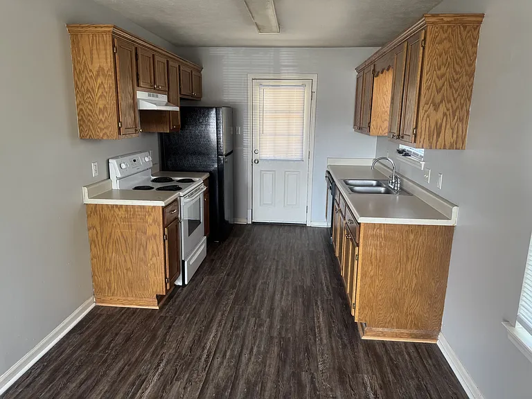 1435 Arapaho Trl — Photo 3