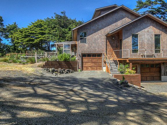 2nd image of 10595 NE Beverly Dr