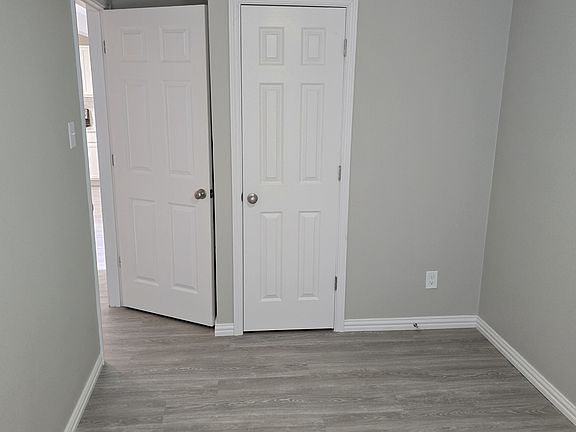 4th image of 4002 Fair Park Blvd
