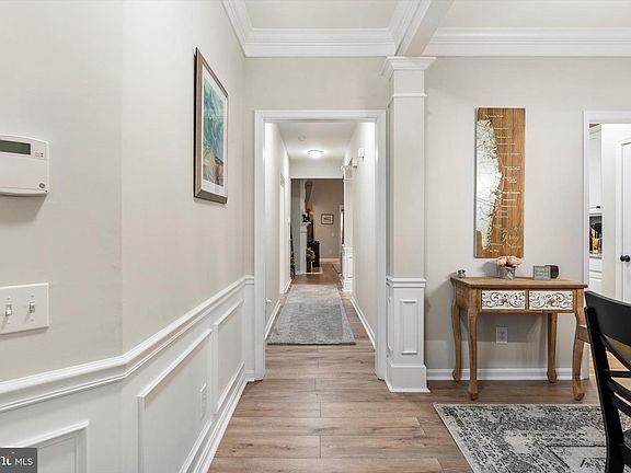 5th image of 32 Sparrow Dr