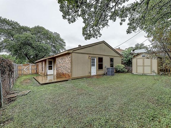 5th image of 5911 Santa Fe Dr