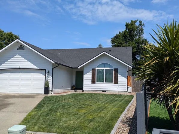 1930 NW Donovan Ct, Grants Pass, OR 97526