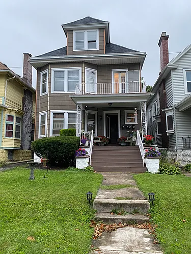 126 Oxford Ave #2 Photo 1