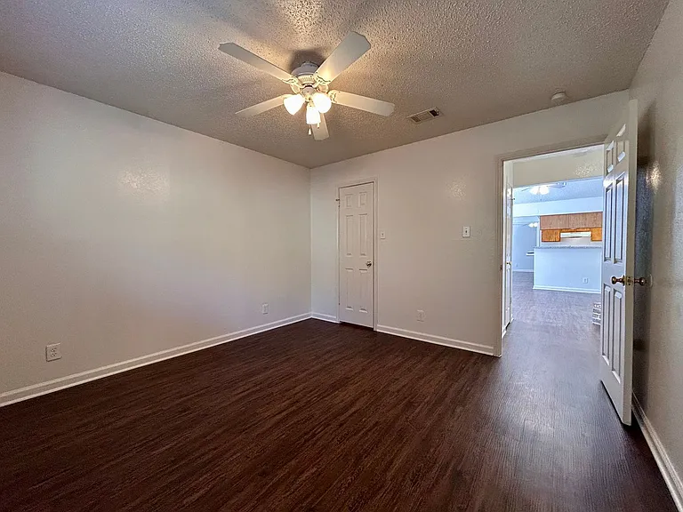 9217 Kempler Dr — Photo 10