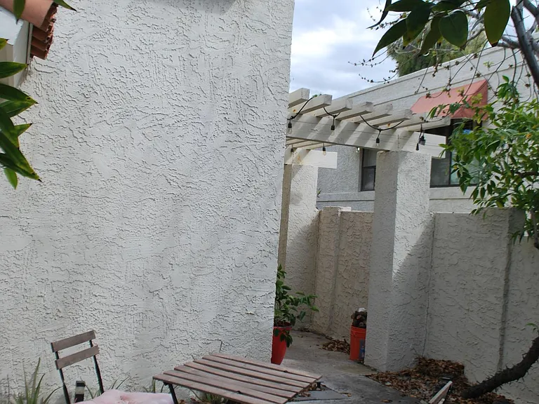 1802 E Frier Dr #1 — Photo 20