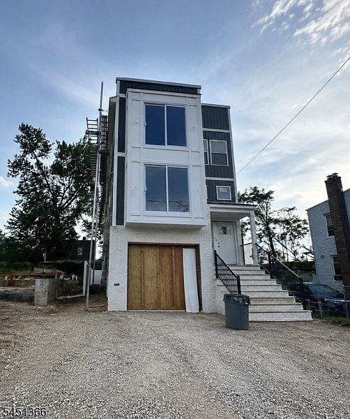 2nd image of 199 19Th Ave