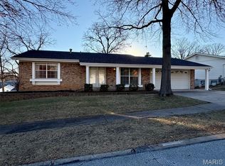 628 Hickory Knoll Ct, Ballwin, MO