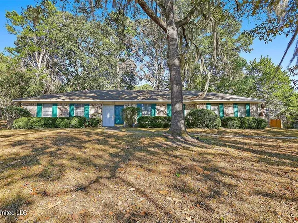 412 Trailwood Dr, Clinton, MS 39056