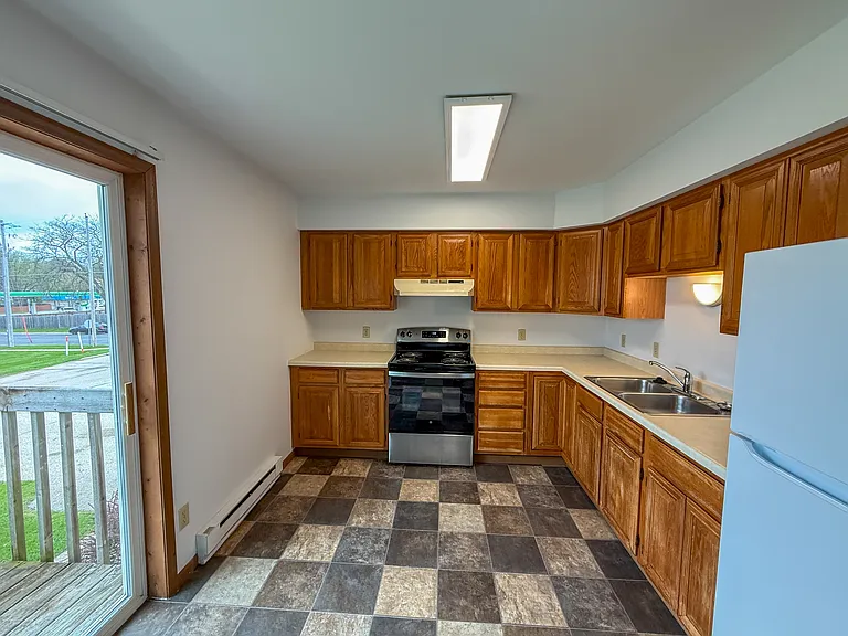 210 Howard St #1 — Photo 5