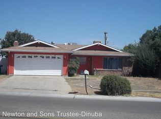 286 Lindera Ave, Dinuba, CA 93618