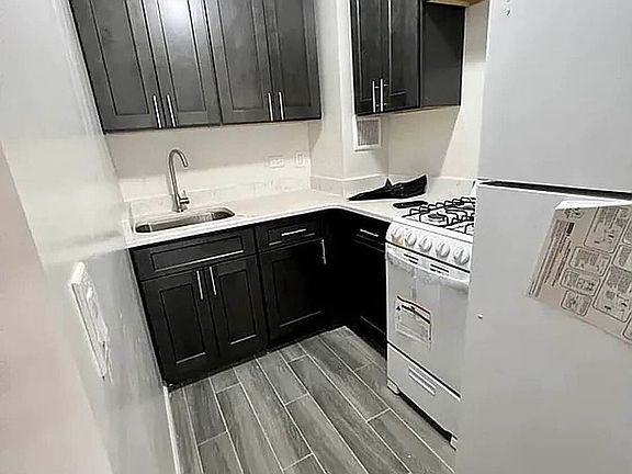 4th image of 315 Ocean Pkwy #32