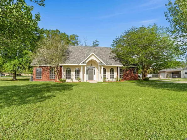 16009 Acadia Dr, Prairieville, LA 70769