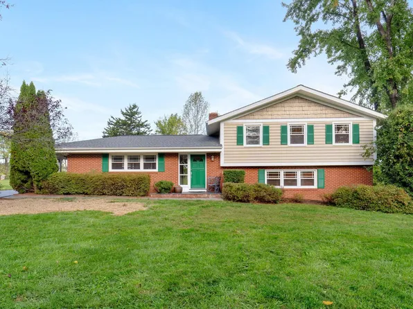 470 Stagecoach Rd, Charlottesville, VA 22902