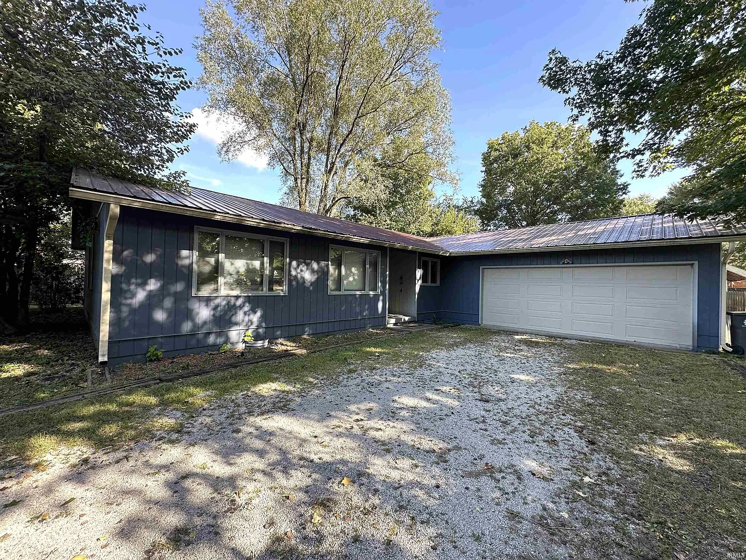 4424 E 10th St photo 1