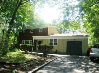 2 Northview Trl, Ridge, NY 11961