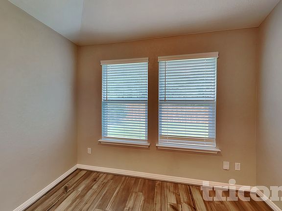 3rd image of 13531 Emerson Way