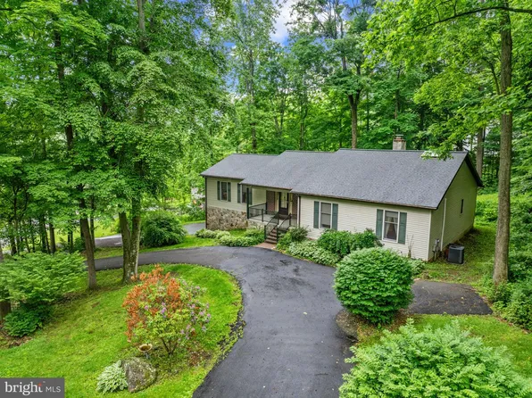 1928 Mimosa Ln, Pottstown, PA 19464