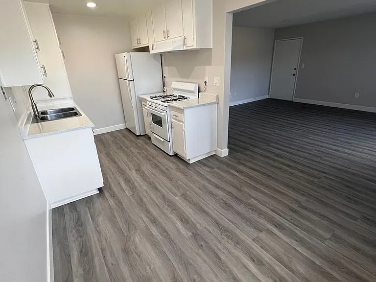 3115 Quartz Ln — Photo 4