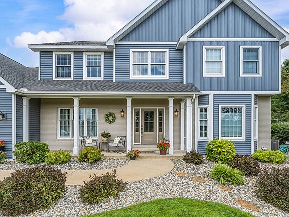 3rd image of 22680 Cherry Hill Ct