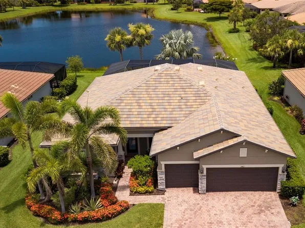 5421 Sundew Dr, Sarasota, FL 34238