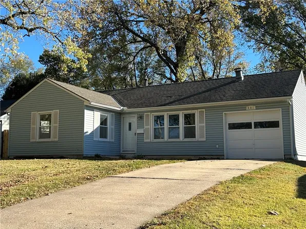 601 NE 67th Pl, Gladstone, MO 64118