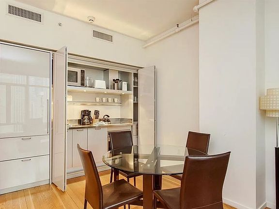 3rd image of 18 W 48th St APT 17E