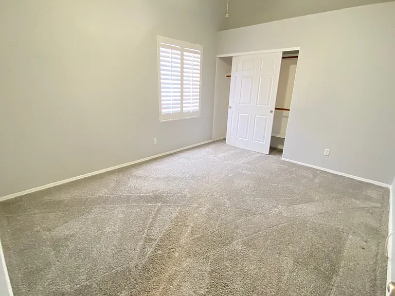3358 E Wickieup Ln — Photo 28