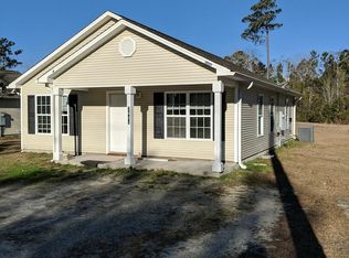 2683 Country Club Dr, Hampstead, NC 28443