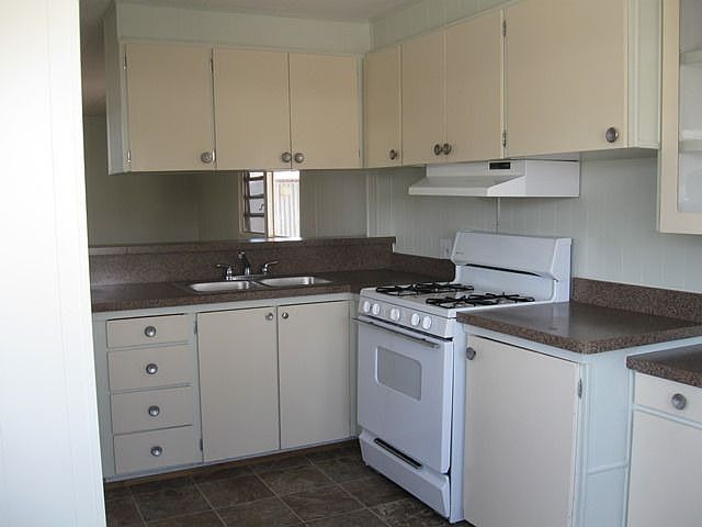 2nd image of 1600 S San Jacinto Ave Spc 31