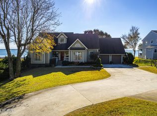 214 Bogue Dr, Morehead City, NC 28557