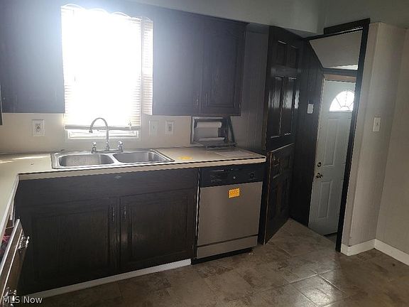 4th image of 17812 Hazelwood Ave