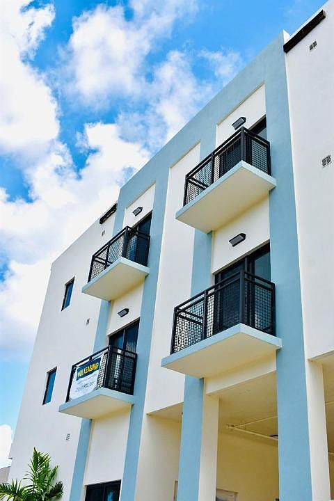 1st image of 28 Palmetto Dr #2