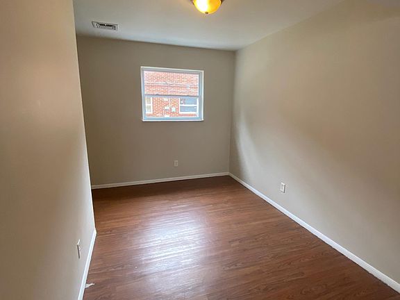 5th image of 3107 Clairpoint Ct APT B