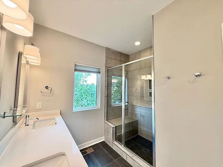1029 Gregg St — Photo 15
