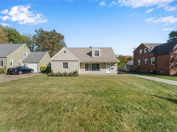 21236 Northwood Ave, Fairview Park, OH 44126