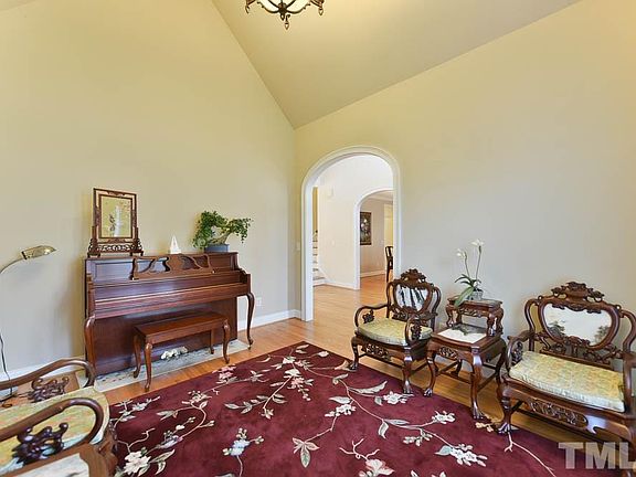 5th image of 107 Blue Granite Ct