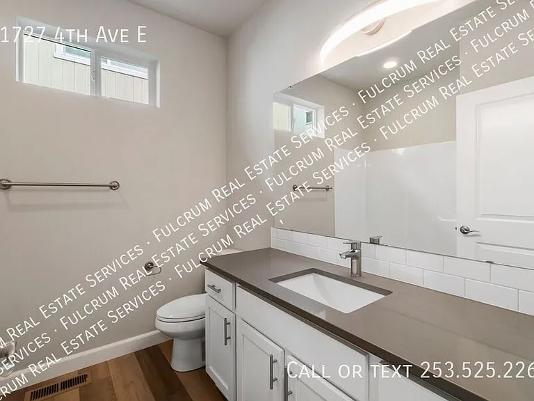 11727 4th Ave E — Photo 18