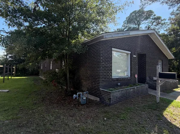 1502 School Ave, Pascagoula, MS 39567