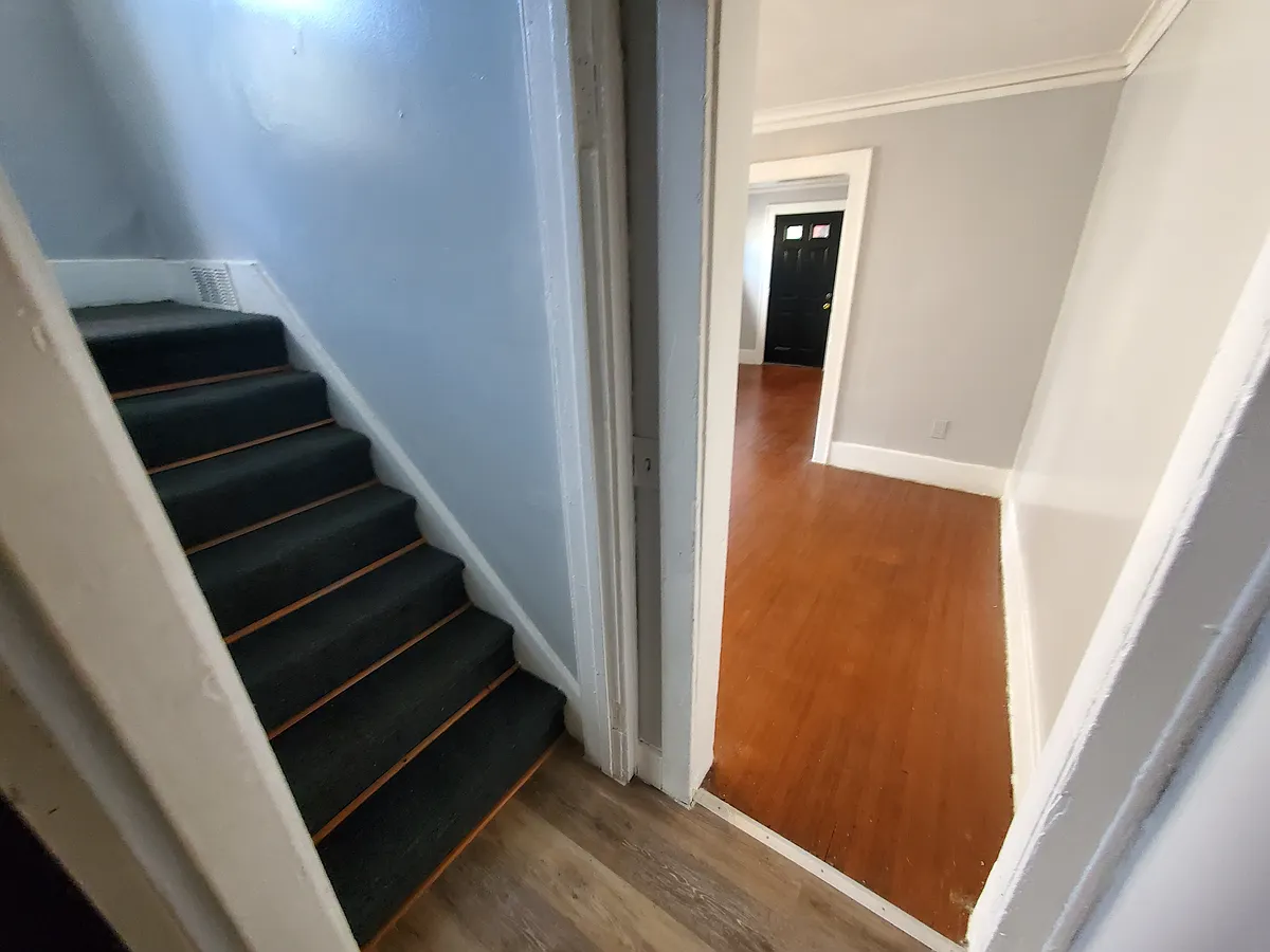 Building Photo - 69 Ellison St #3