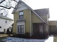 1009 E Center St photo 1